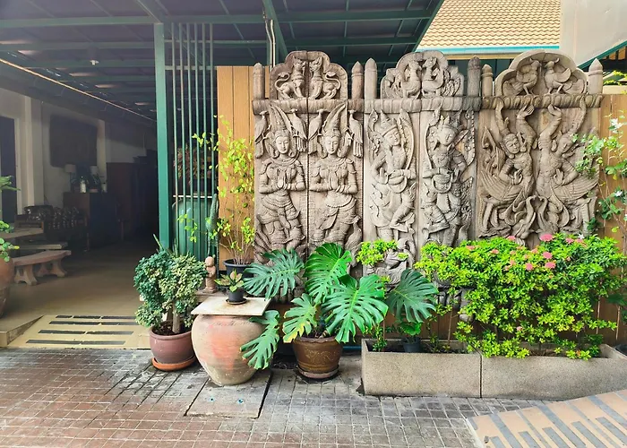 Tanwa - Mrt Ratchadapisek Bangkok